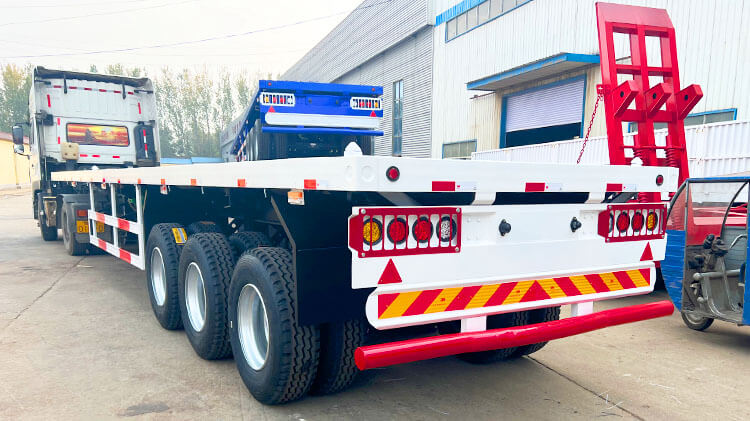 Tri Axle Flatbed Tractor Trailer | 40 Ft Semi Truck Flatbed Trailer for Sale in Angola