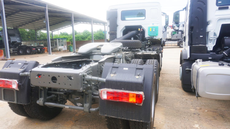 Sinotruk Howo Tractor Truck Price | Howo 430hp for Sale in Angola