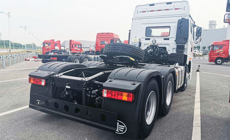 Faw Truck | Faw 420 HP Tractor Head for Sale in Angola