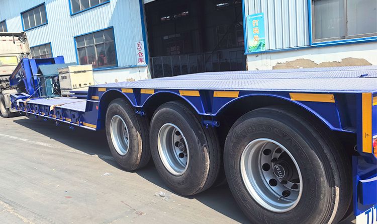 Lowboy Semi Trailer for Sale in Angola
